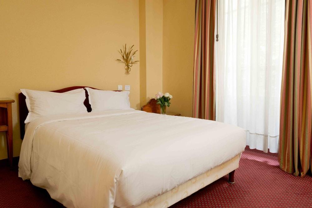 Hotel Courcelles Mederic Paris Exterior foto