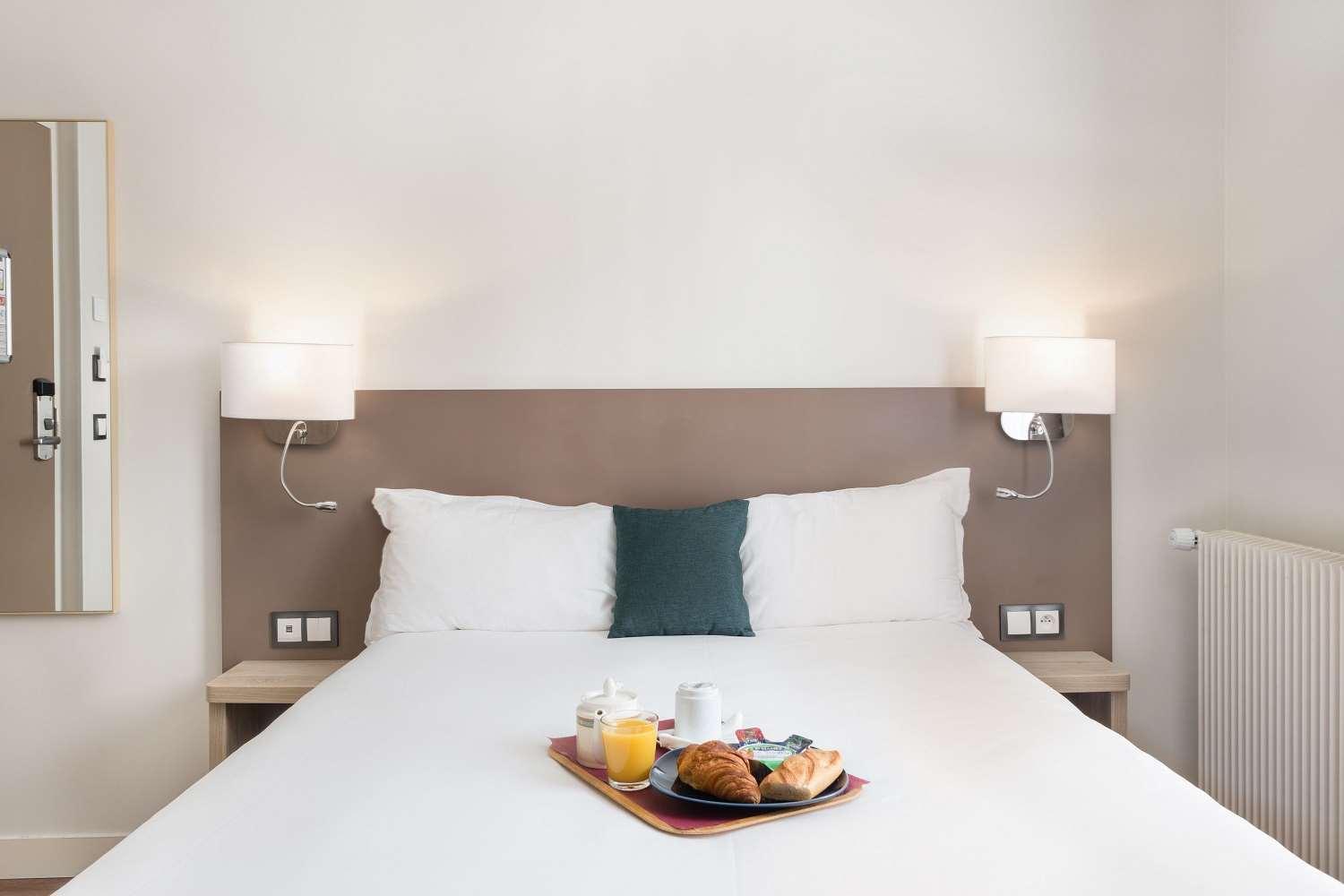 Hotel Courcelles Mederic Paris Exterior foto