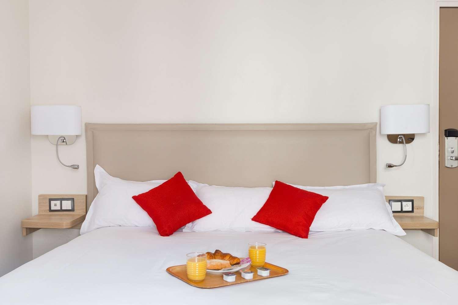 Hotel Courcelles Mederic Paris Exterior foto