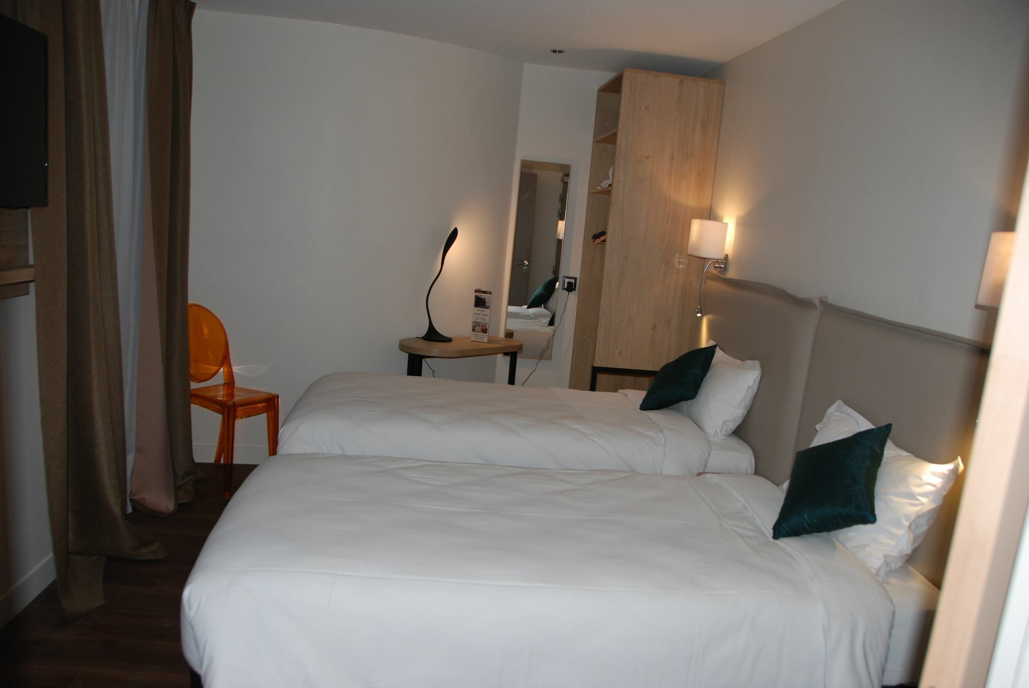 Hotel Courcelles Mederic Paris Exterior foto
